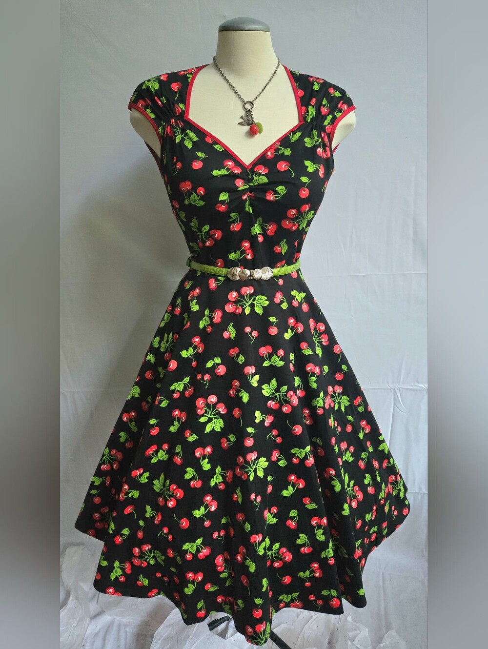 🍒Cherry Print Heidi Swing Dress By Pinup Couture - M- Size 8 Like New - Picture 2 of 7